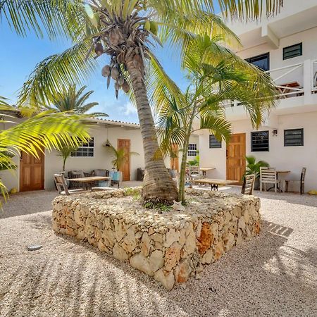 Отель The Hut Bonaire Кралендейк Экстерьер фото